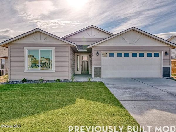 6179 W PELICAN LP, Rathdrum, ID 83858