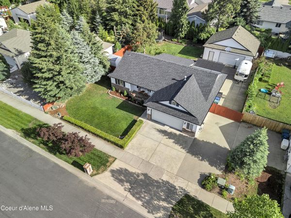 2082 E Greenleaf Ave , Coeur d'Alene, ID 83815