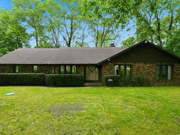 1896 S Lynnwood Drive, Warsaw, IN 46580