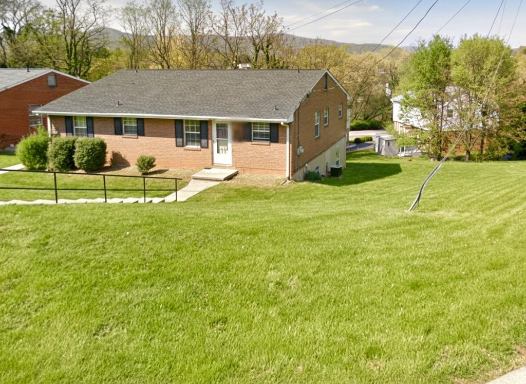 701 Commander, Unit A & B, Roanoke, VA 24012 Main Photo