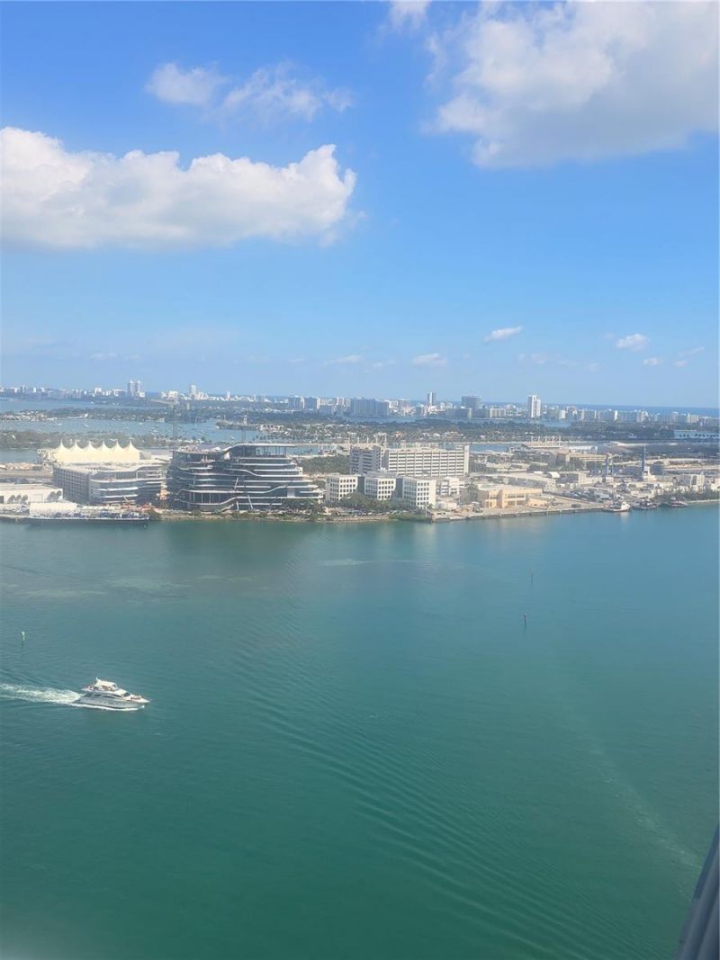 335 S Biscayne Boulevard, Unit 3400, Miami, FL 33131 Photo