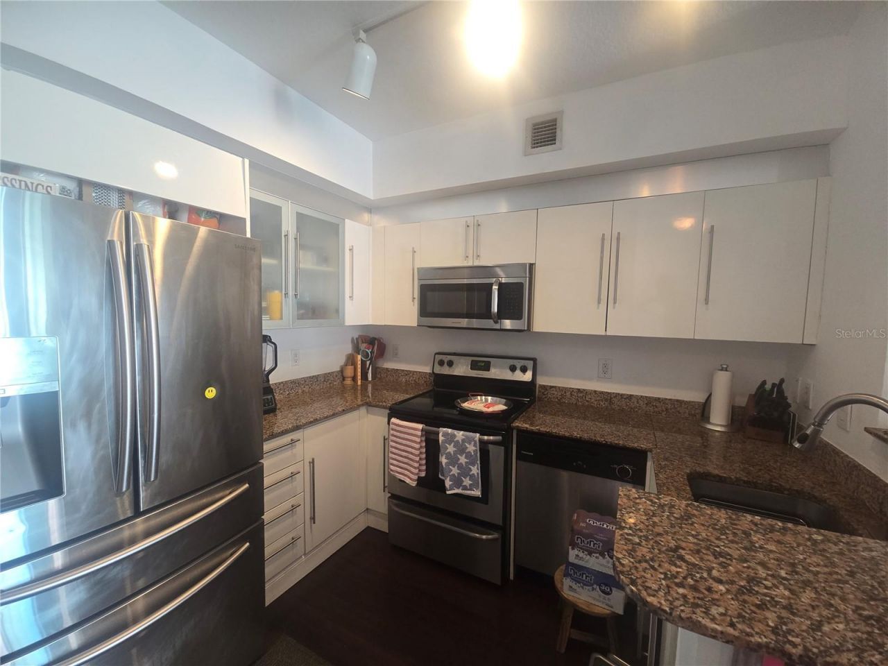 335 S Biscayne Boulevard, Unit 3400, Miami, FL 33131 Photo