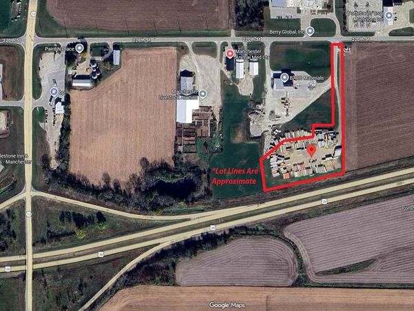 1650 220th St, Manchester, IA 52057