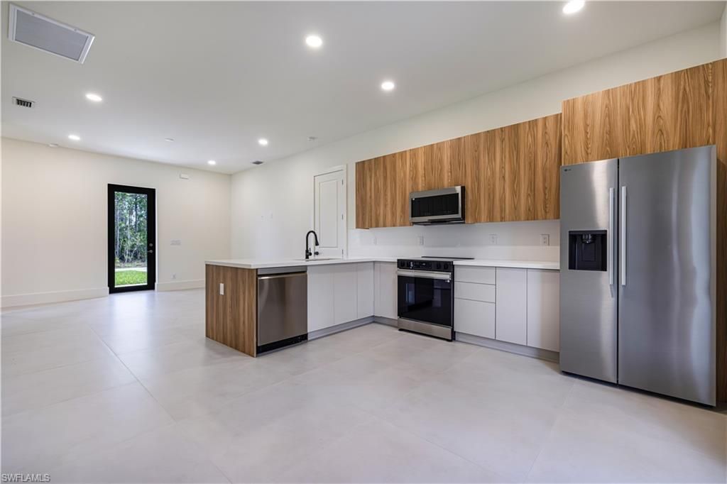 1805 W 10th St, Lehigh Acres, FL 33972 Photo