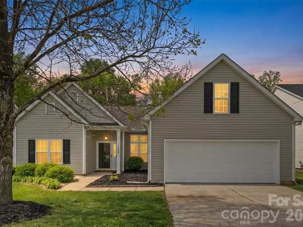 17300 Commons Crossing Drive , Charlotte, NC 28277