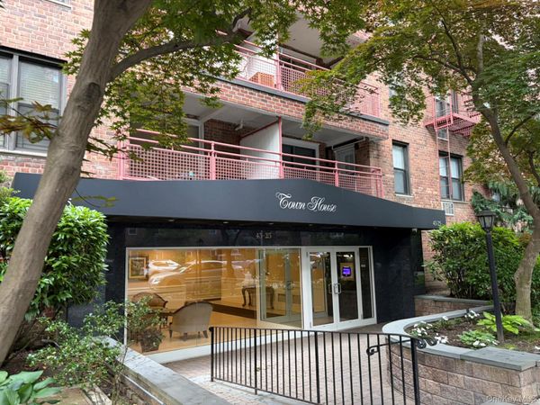 43-25 Douglaston Parkway , Unit 2B, Douglaston, NY 11363