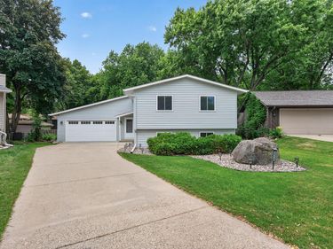 2210 Matterhorn Lane, Saint Paul, MN 55119