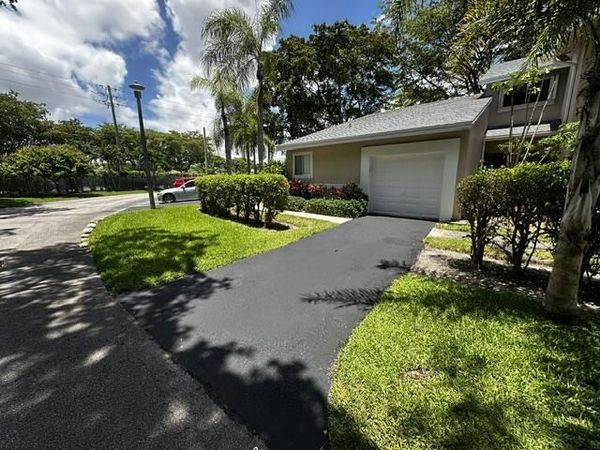 2173 Discovery Circle W, Deerfield Beach, FL 33442