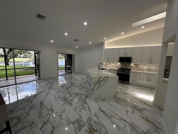 2173 Discovery Circle W, Deerfield Beach, FL 33442