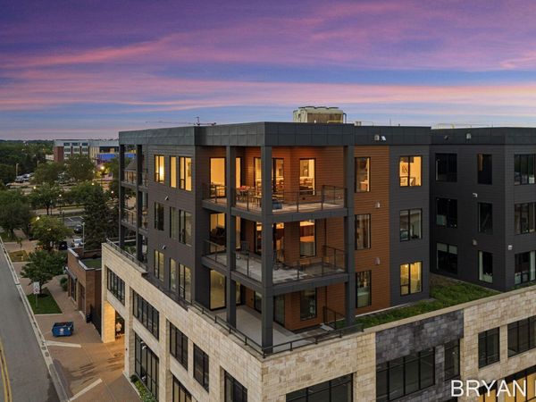 159 S River Avenue, Unit 505, Holland, MI 49423