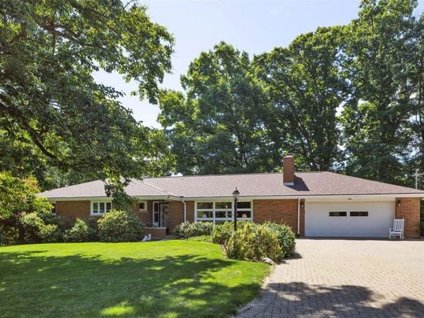 117 Schenley Dr, Canonsburg, PA 15317