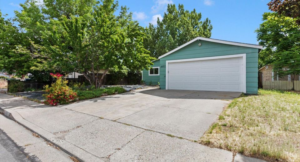 1077 Jewell Avenue, Carson City, NV 89701 Photo