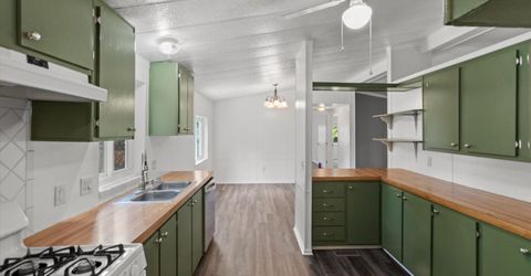 1077 Jewell Avenue, Carson City, NV 89701 Photo