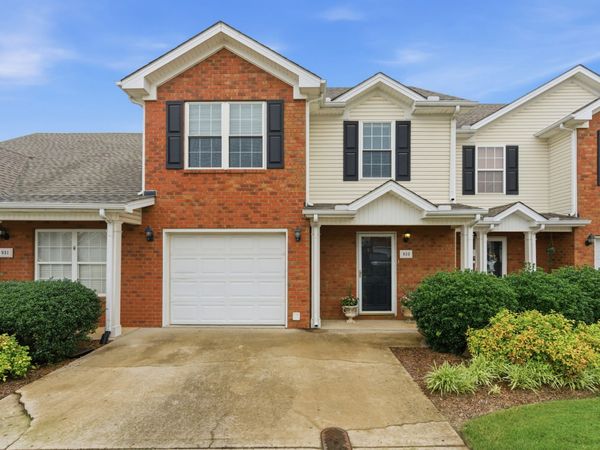 933 Wolves Den Pl, Murfreesboro, TN 37128