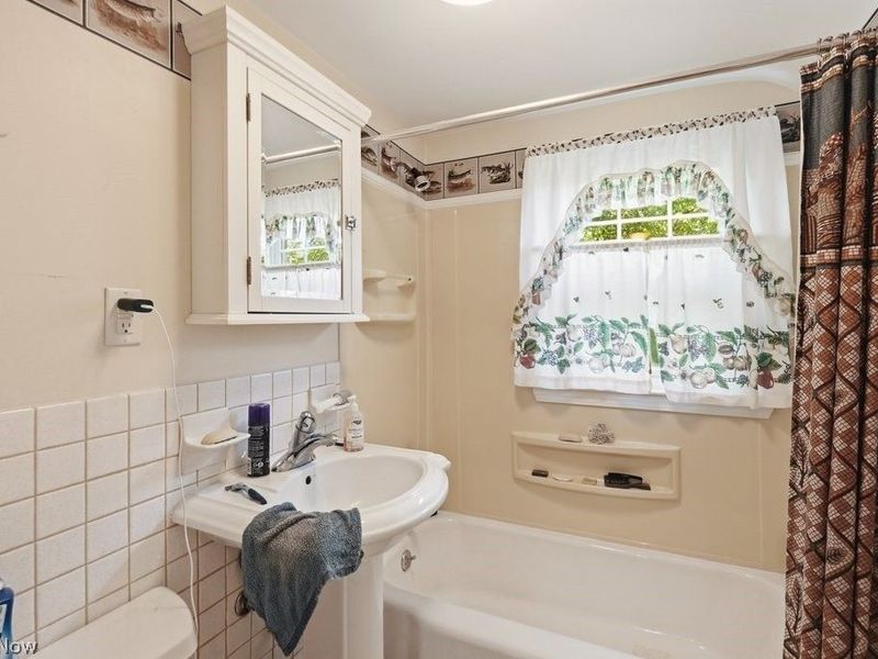 250 E Washington Street, Chagrin Falls, OH 44022 Photo 19