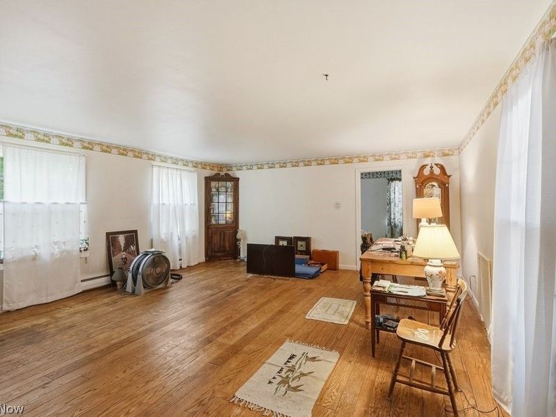 250 E Washington Street, Chagrin Falls, OH 44022 Photo 4