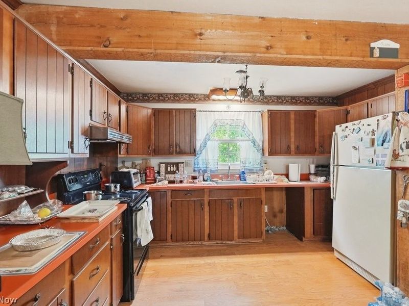 250 E Washington Street, Chagrin Falls, OH 44022 Photo 7