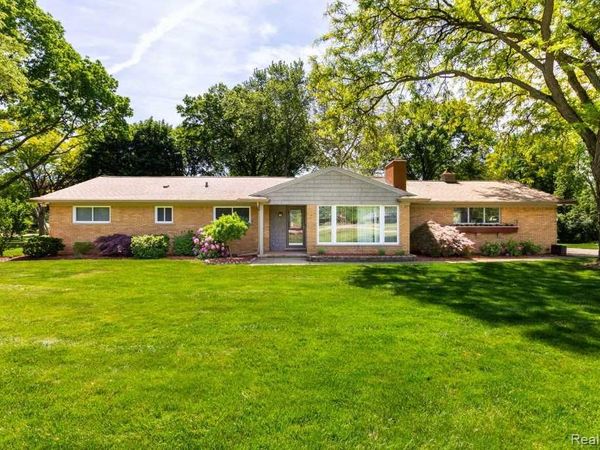 31641 Rocky Crest, Farmington Hills, MI 48336