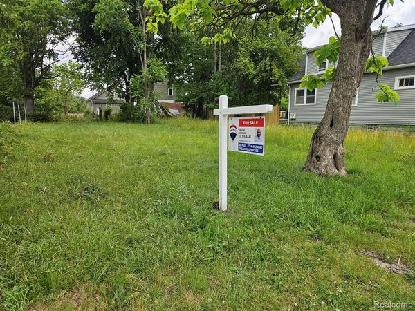 13894 Mackay Street , Hamtramck, MI 48212