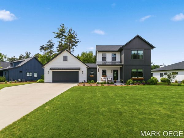 2721 Pinehill Drive, Holland, MI 49424