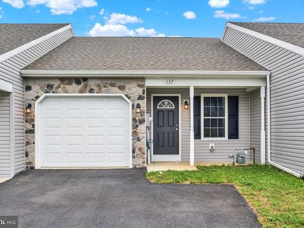 137 SABLE DRIVE , CARLISLE, PA 17013