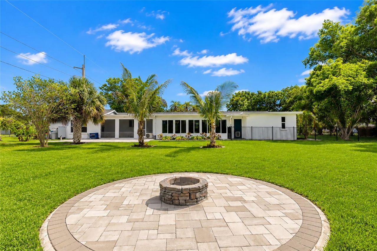 6211 Canary Street , Sarasota, FL 34241 Photo