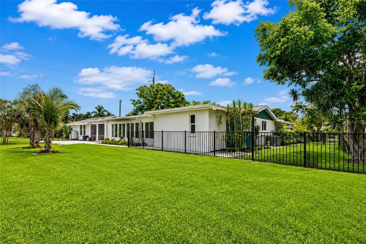 6211 Canary Street , Sarasota, FL 34241 Photo