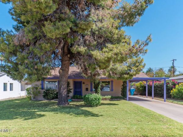 2216 E WELDON Avenue, Phoenix, AZ 85016