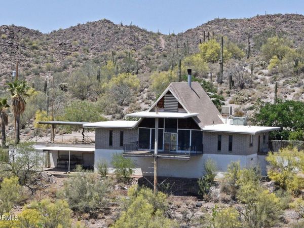 12 E SILVER KING Road, Queen Valley, AZ 85118