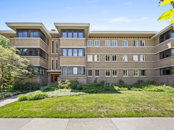 177 Linden Avenue, Unit 3, Oak Park, IL 60302