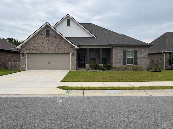 4888 Brigenza St, Pace, FL 32571