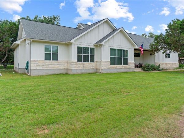 1 Agarita CIR , Wimberley, TX 78676