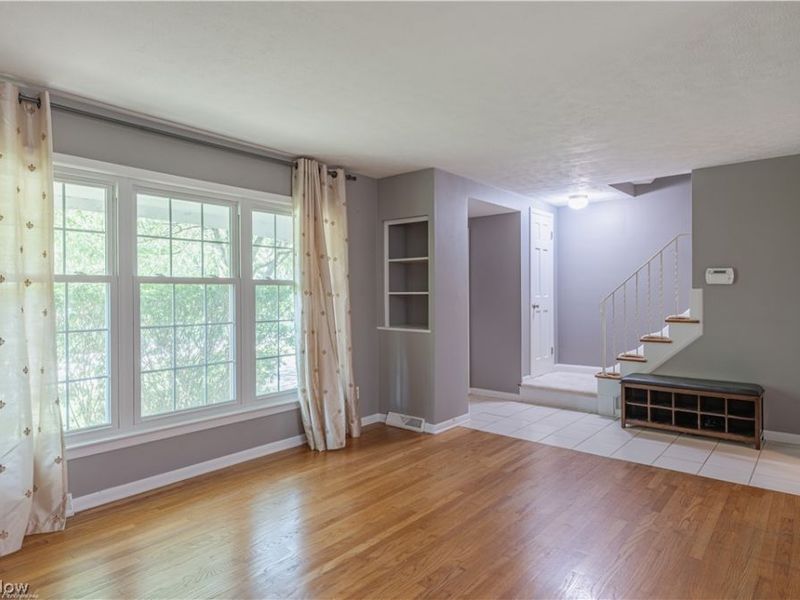 5018 Hartley Drive, Lyndhurst, OH 44124 Photo 10