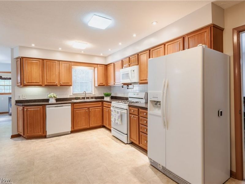5018 Hartley Drive, Lyndhurst, OH 44124 Photo 7