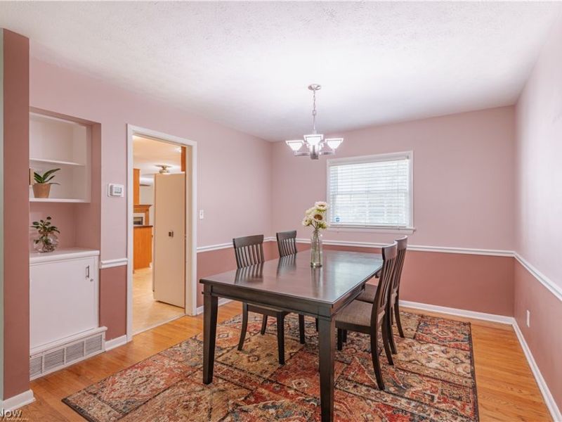 5018 Hartley Drive, Lyndhurst, OH 44124 Photo 9