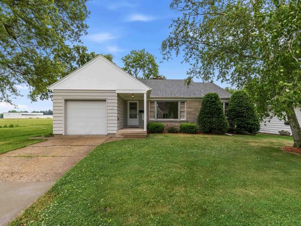 676 E Oak Street, Juneau, WI 53039