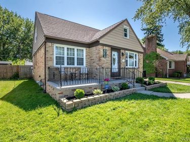 801 S Huth Road, Cheektowaga, NY 14225