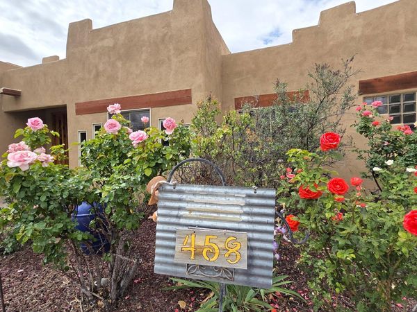 458 Calle De Wences, Los Lunas, NM 87031