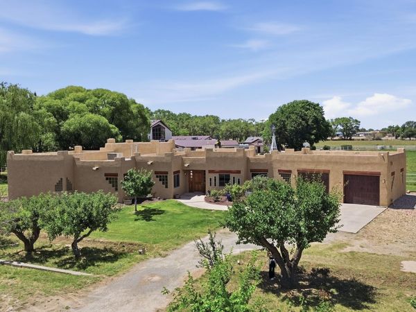 458 Calle De Wences , Los Lunas, NM 87031