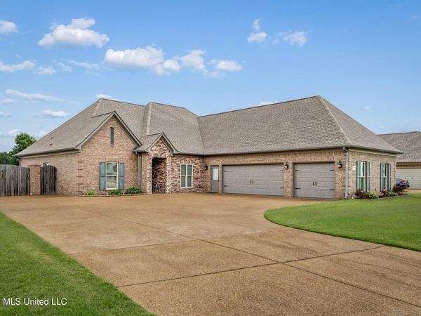2190 Redbud Cove, Southaven, MS 38672
