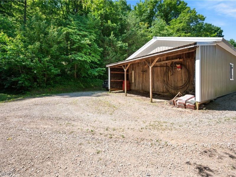26601 Huckleberry Road , Coolville, OH 45723 Photo 4