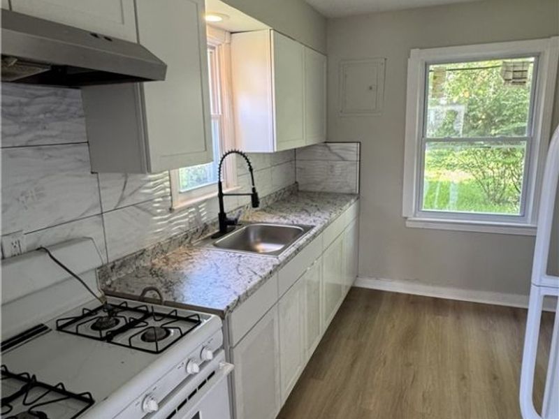 11825 Avon Avenue , Cleveland, OH 44105 Photo 3