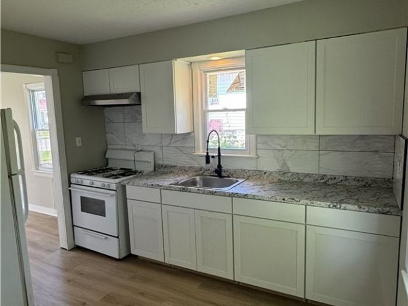 11825 Avon Avenue , Cleveland, OH 44105 Photo 4