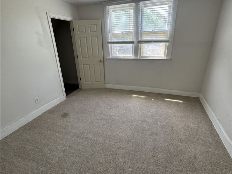 10209 Elwell Avenue , Cleveland, OH 44104 Photo 8