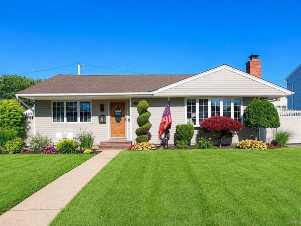 37 Seitz Drive, Bethpage, NY 11714