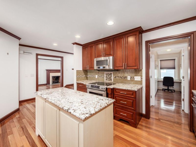 2738 E Broad Street , Bexley, OH 43209 Photo 10