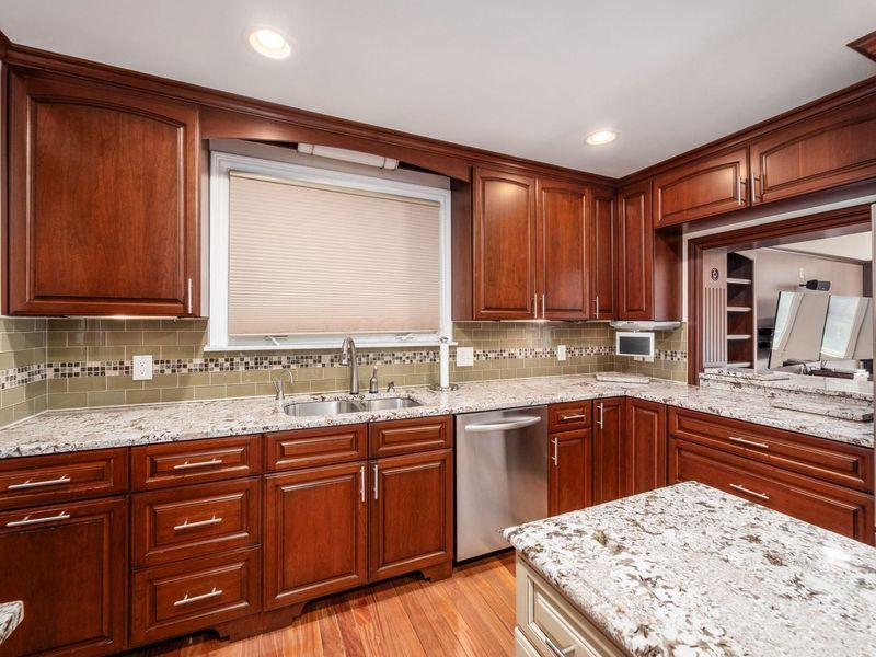 2738 E Broad Street , Bexley, OH 43209 Photo 12