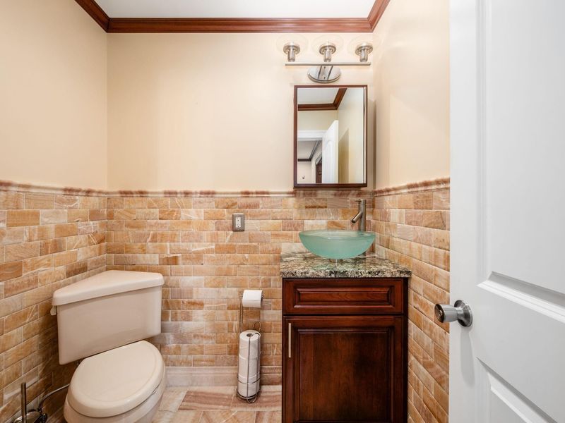 2738 E Broad Street , Bexley, OH 43209 Photo 14