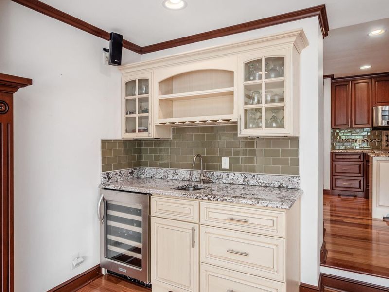2738 E Broad Street , Bexley, OH 43209 Photo 18
