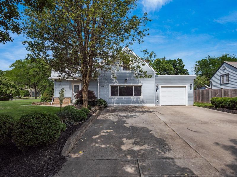 2738 E Broad Street , Bexley, OH 43209 Photo 5